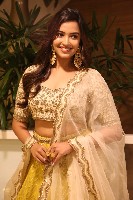 Actress Pujita Ponnada Stills